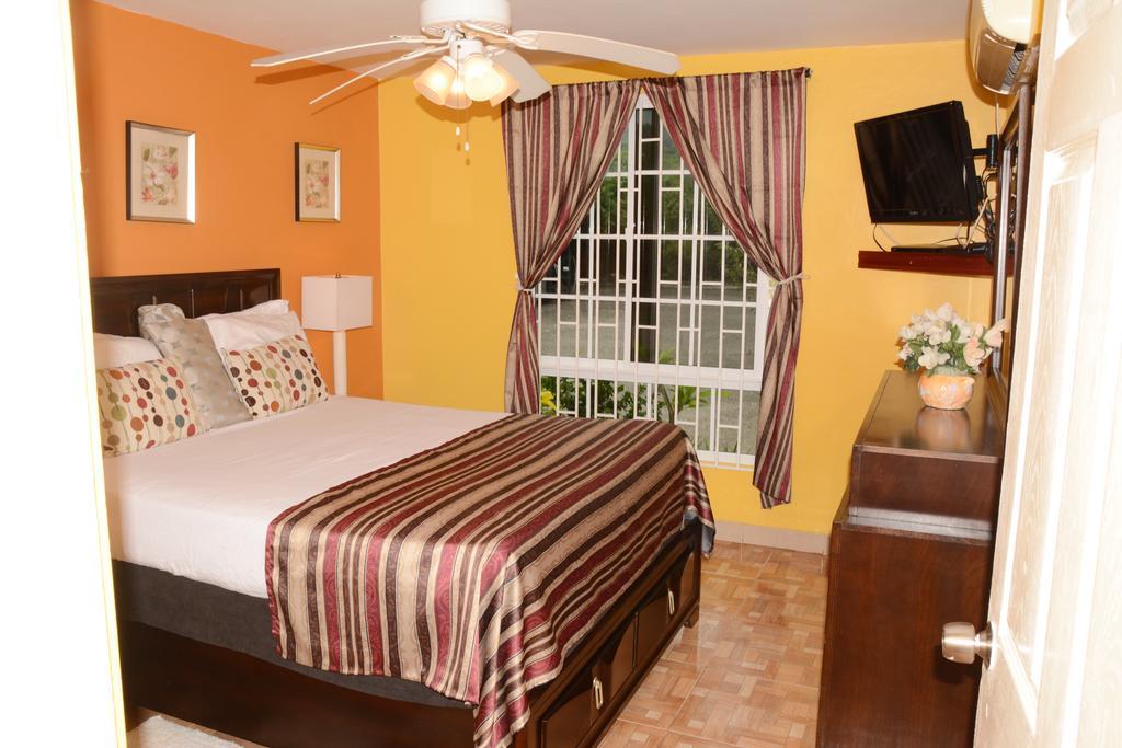 Seacastles By The Beach/Pool Montego Bay Eksteriør bilde